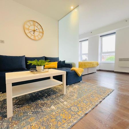 Park Street Apartment Luton By Hostaguest Buitenkant foto