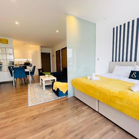Park Street Apartment Luton By Hostaguest Buitenkant foto