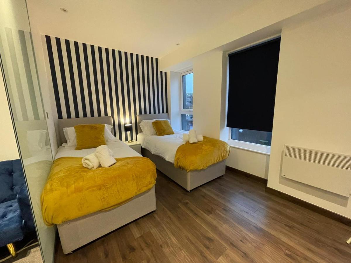 Park Street Apartment Luton By Hostaguest Buitenkant foto