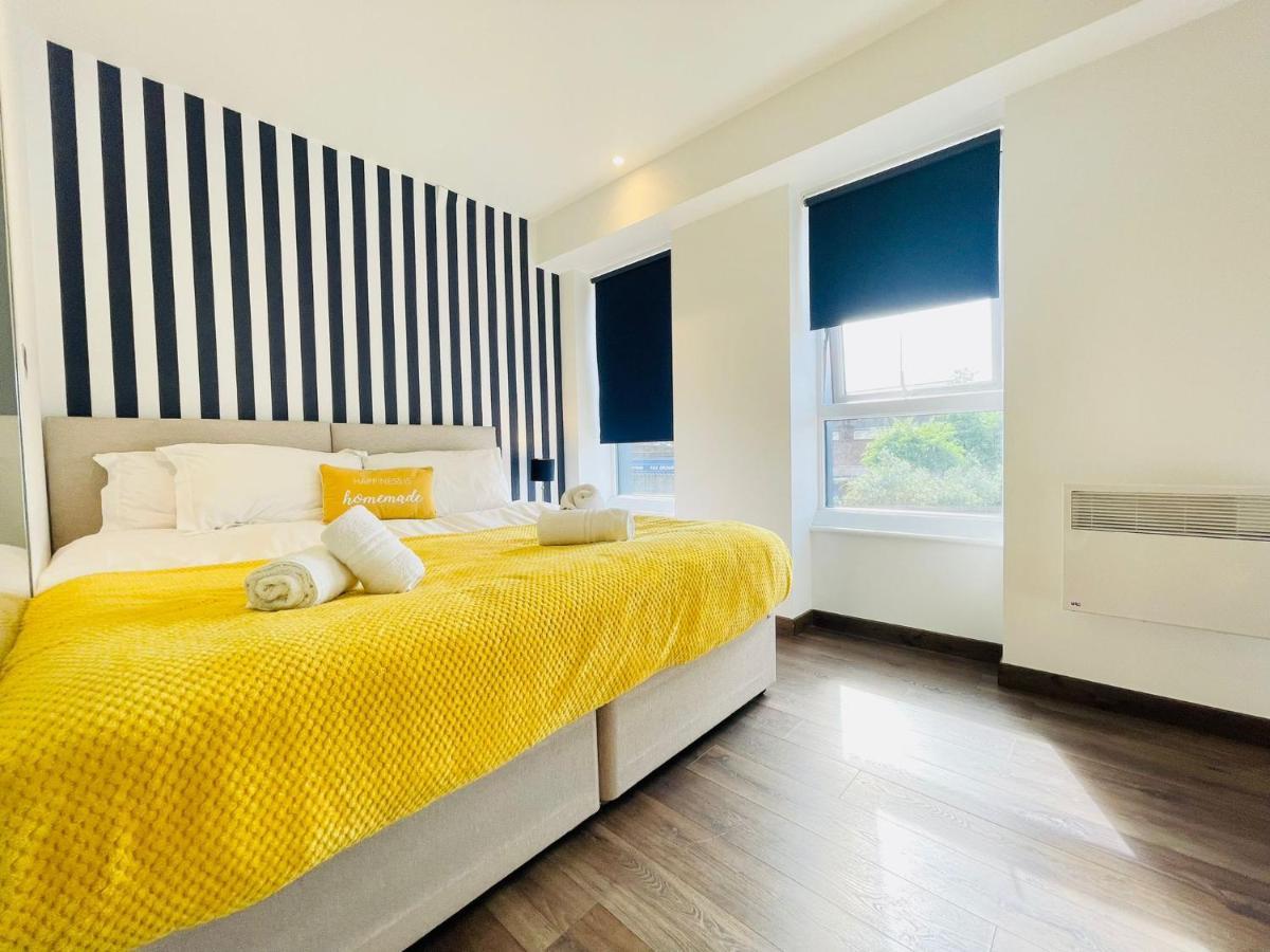 Park Street Apartment Luton By Hostaguest Buitenkant foto