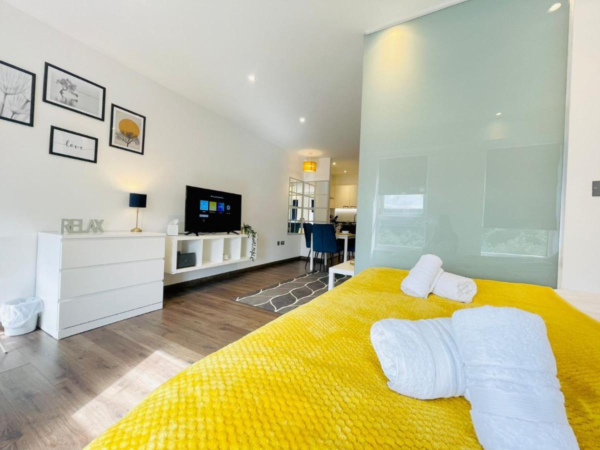 Park Street Apartment Luton By Hostaguest Buitenkant foto