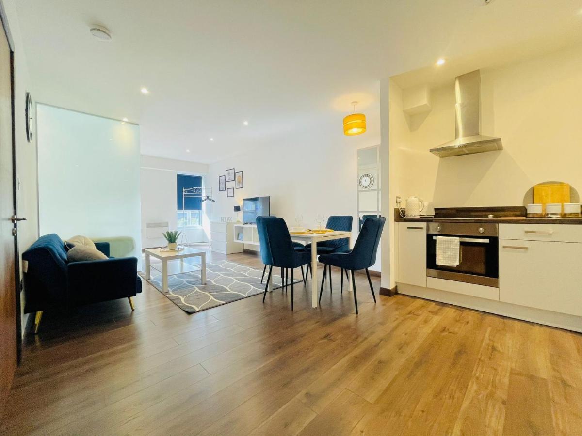 Park Street Apartment Luton By Hostaguest Buitenkant foto
