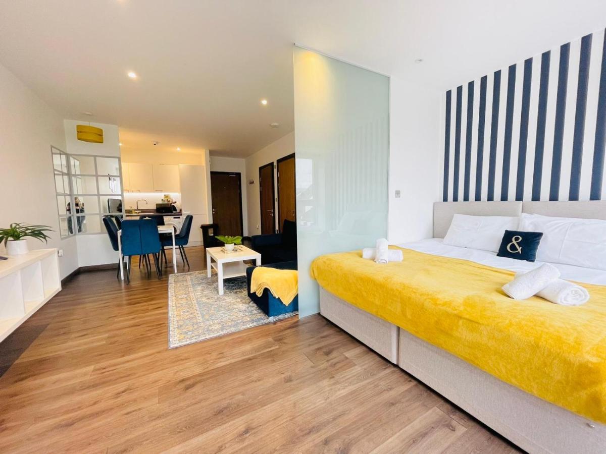 Park Street Apartment Luton By Hostaguest Buitenkant foto
