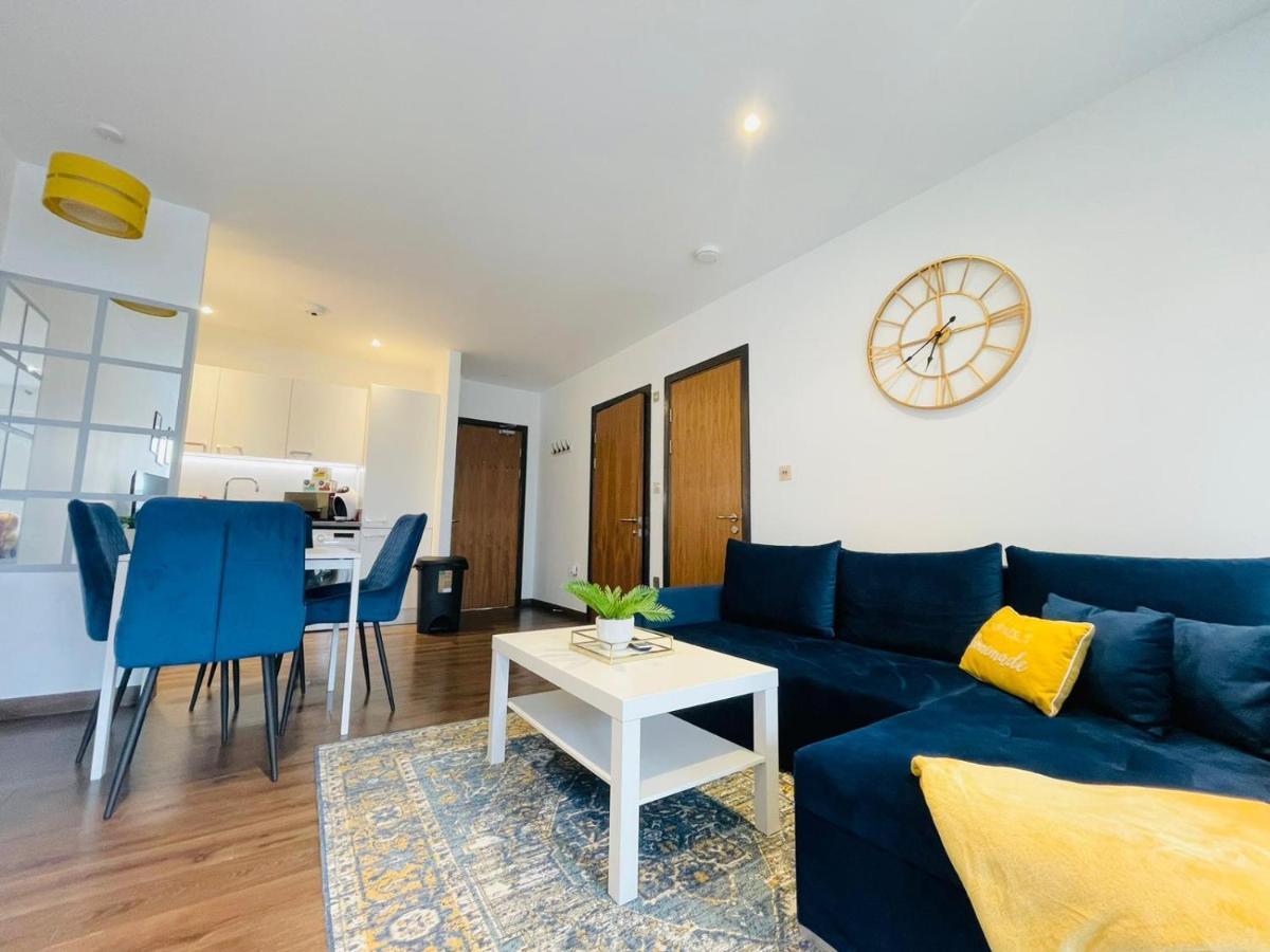 Park Street Apartment Luton By Hostaguest Buitenkant foto
